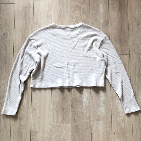 Aritzia Sunday Best Waffle Cropped Long Sleeve Top in Cream Heather Size S - Picture 7 of 9